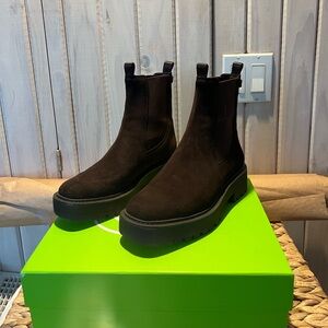 Sam Edelman- Women's Laguna Chelsea Boots